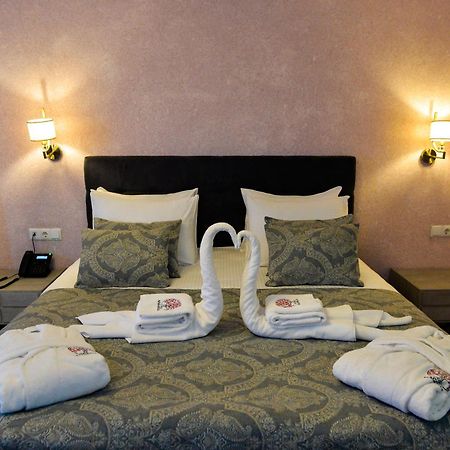 Hotel Magnolia In The City Centre Kutaisi Exteriör bild
